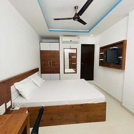 Отель Zam Zam Residency Cheruppulasseri Экстерьер фото