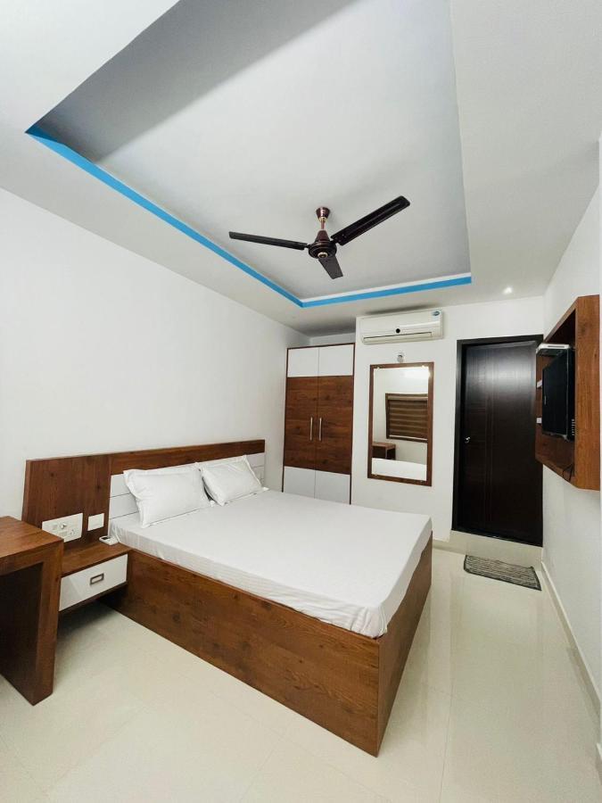 Отель Zam Zam Residency Cheruppulasseri Экстерьер фото