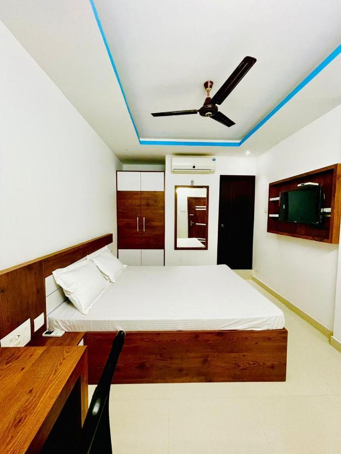 Отель Zam Zam Residency Cheruppulasseri Экстерьер фото